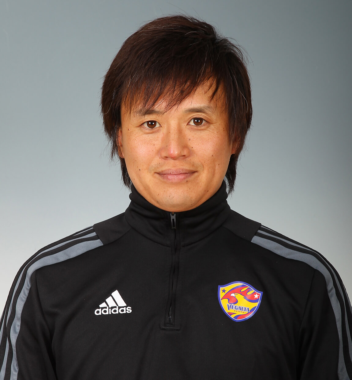 スタッフ顔写真を紹介