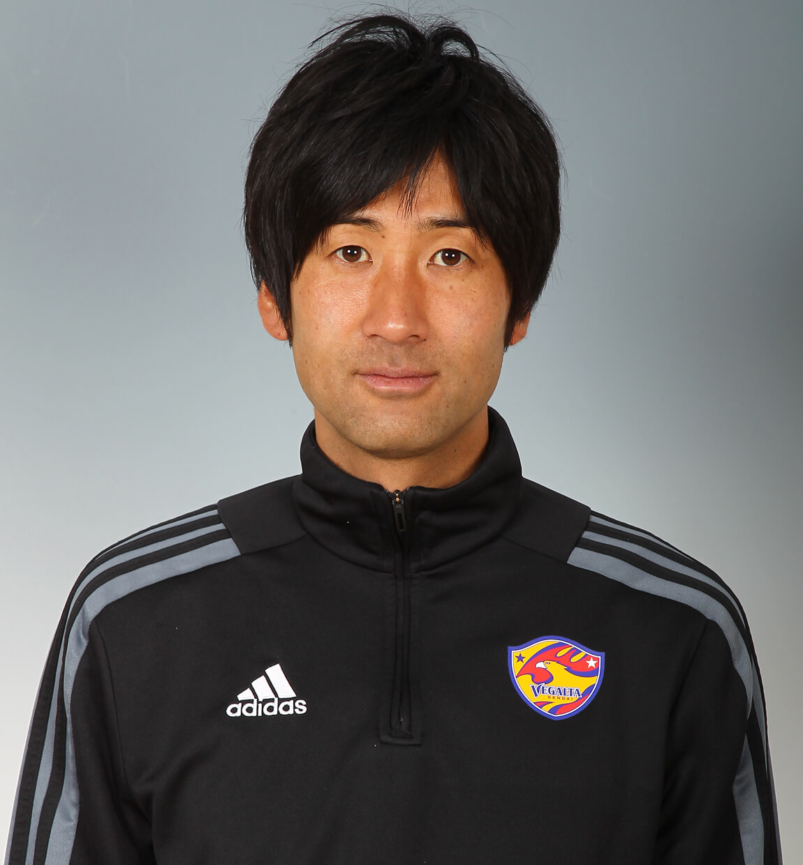 スタッフ顔写真を紹介