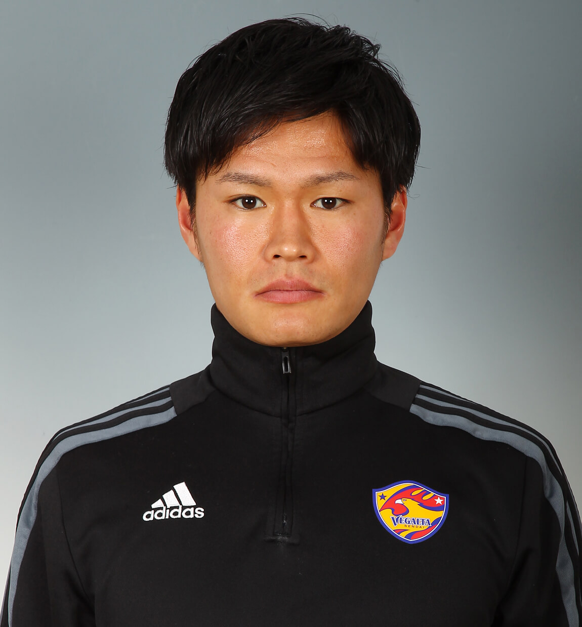 スタッフ顔写真を紹介