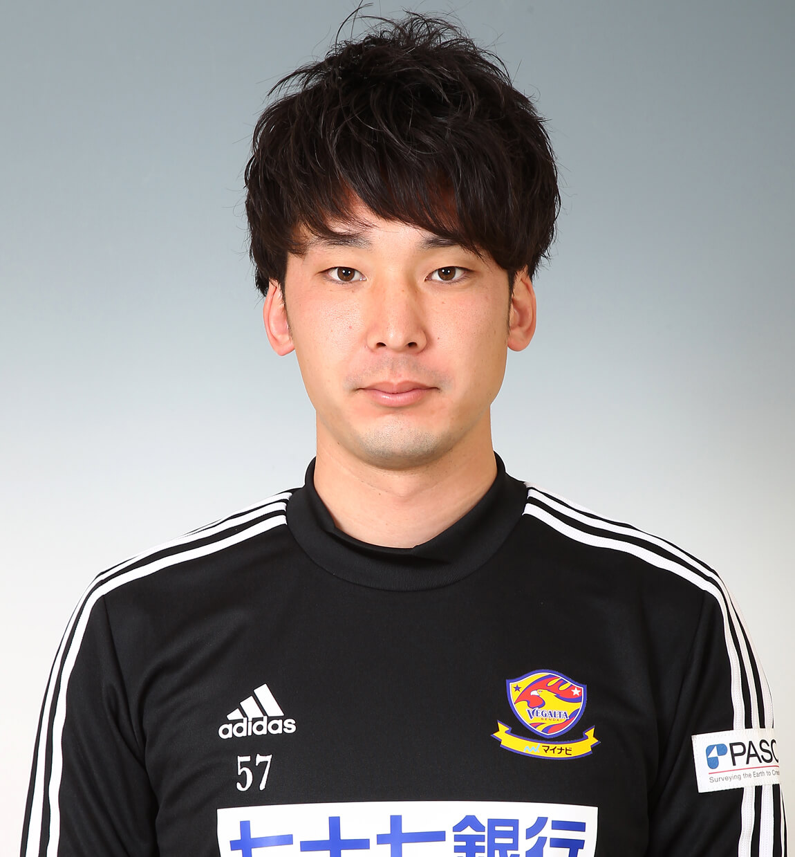 レディースユース監督 小川 翔平の写真を紹介