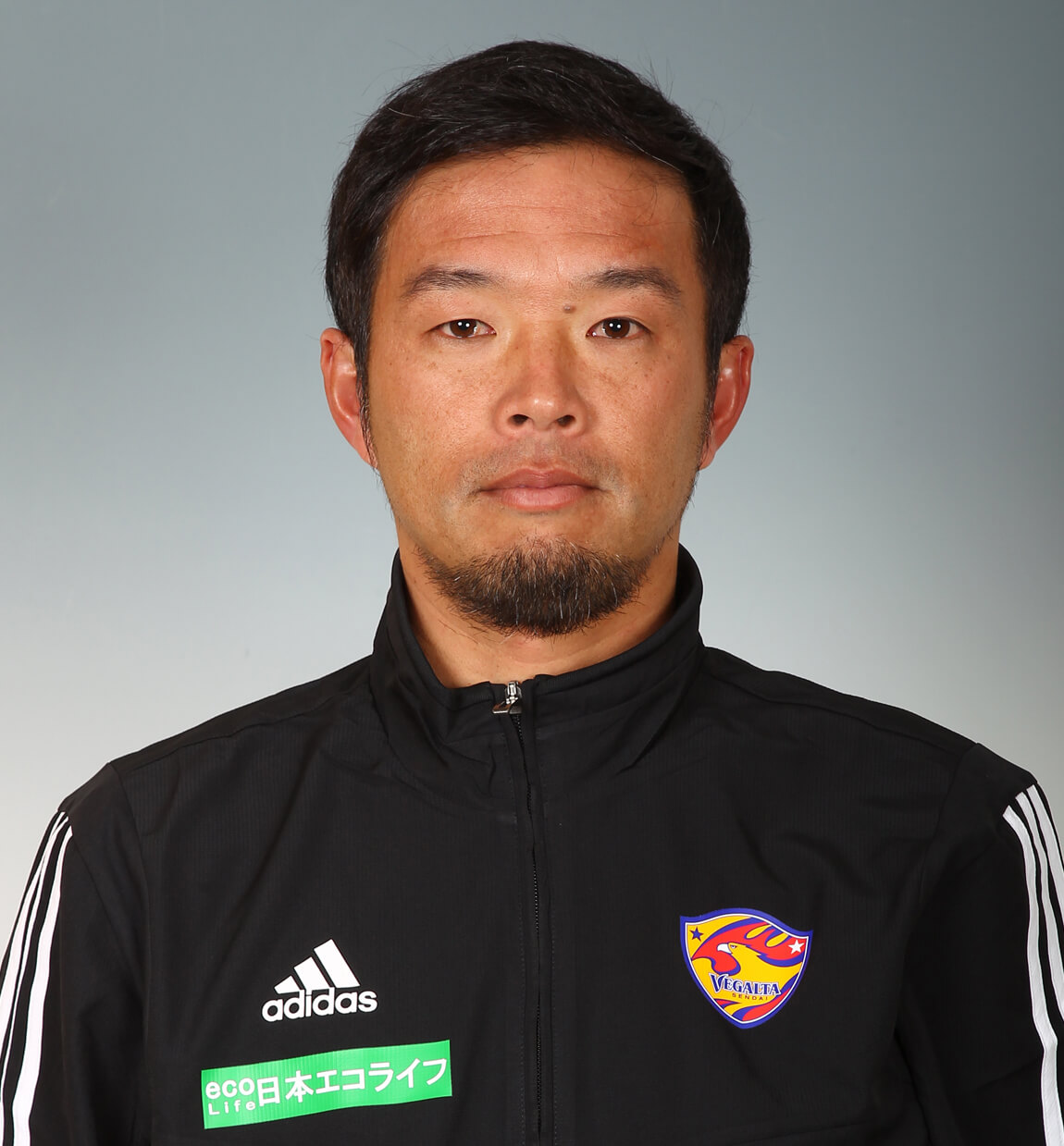 コーチ 木谷 公亮の写真を紹介