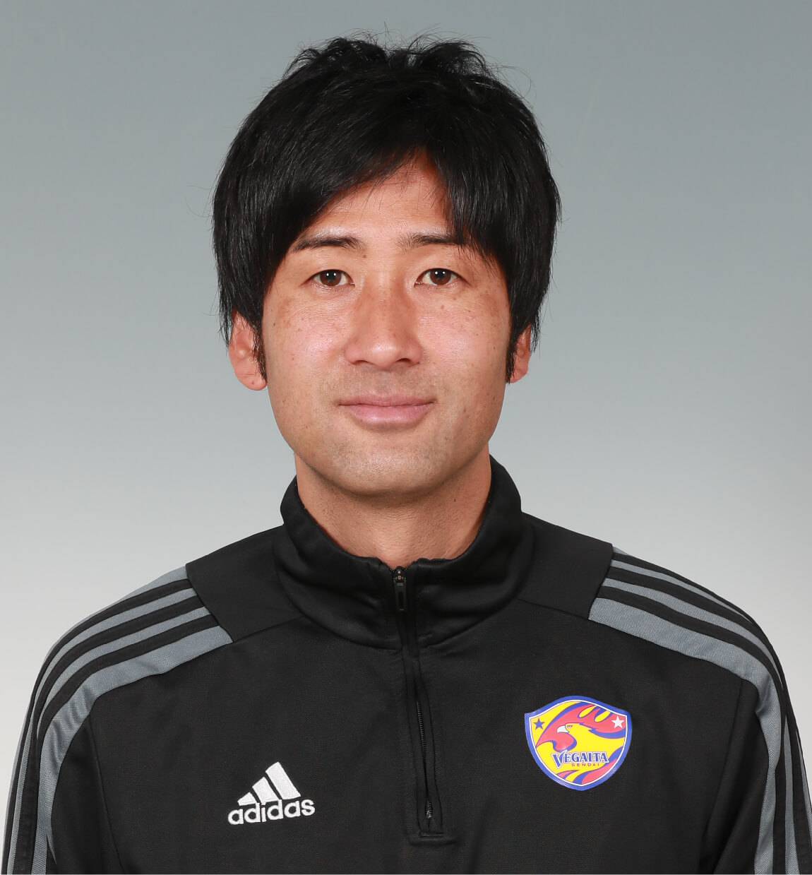 スタッフ顔写真を紹介