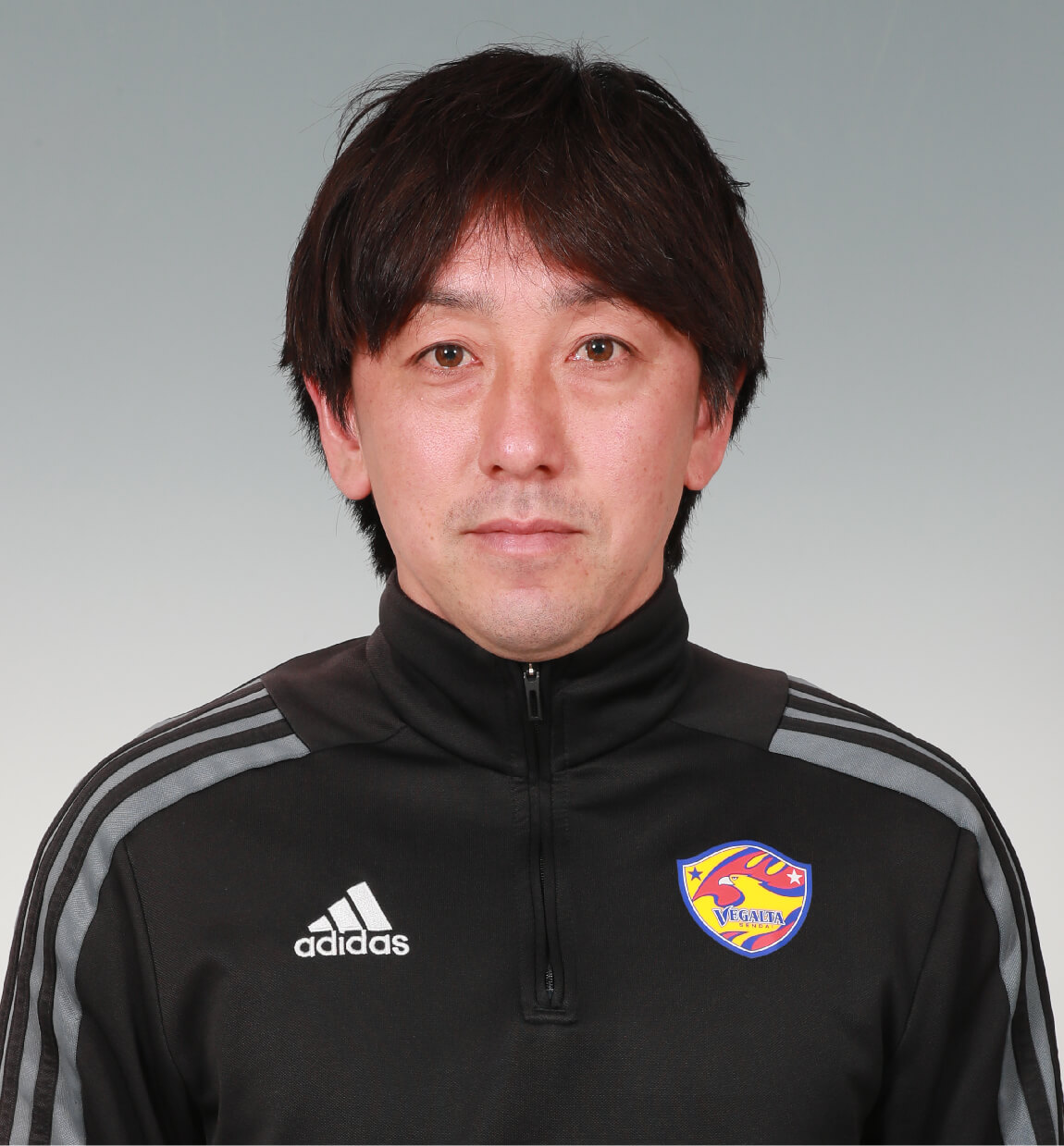 スタッフ顔写真を紹介