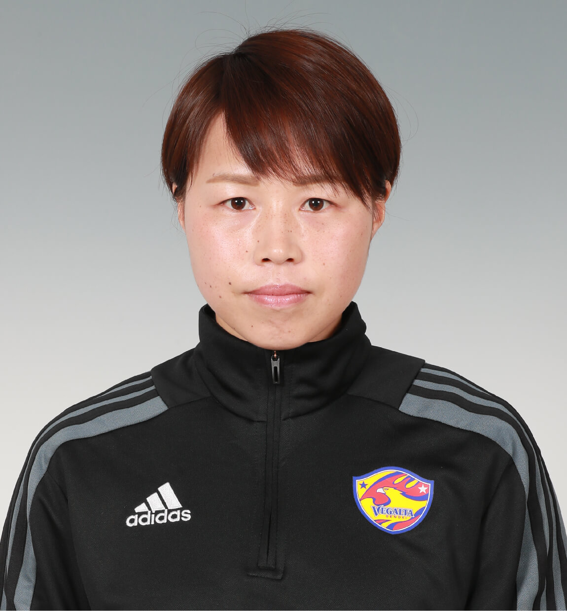 スタッフ顔写真を紹介