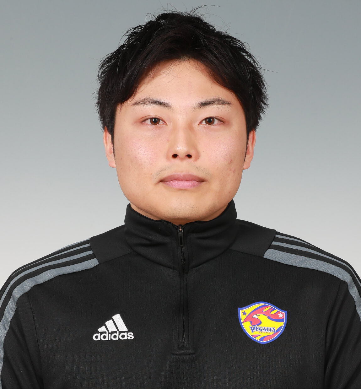 スタッフ顔写真を紹介