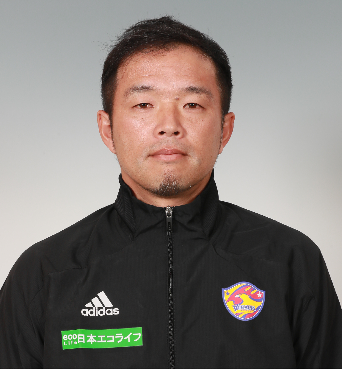 コーチ 木谷 公亮の写真を紹介