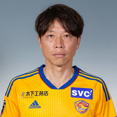 MF 梁 勇基の写真を紹介