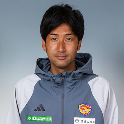 コーチ 西 洋祐の写真を紹介