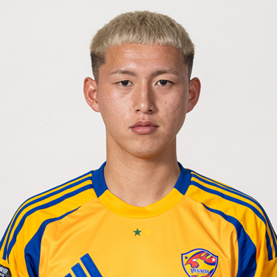 FW 荒木 駿太の写真を紹介